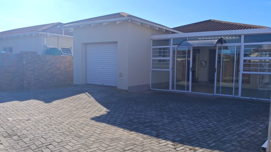 2 Bedroom Property for Sale in Rowallan Park Eastern Cape